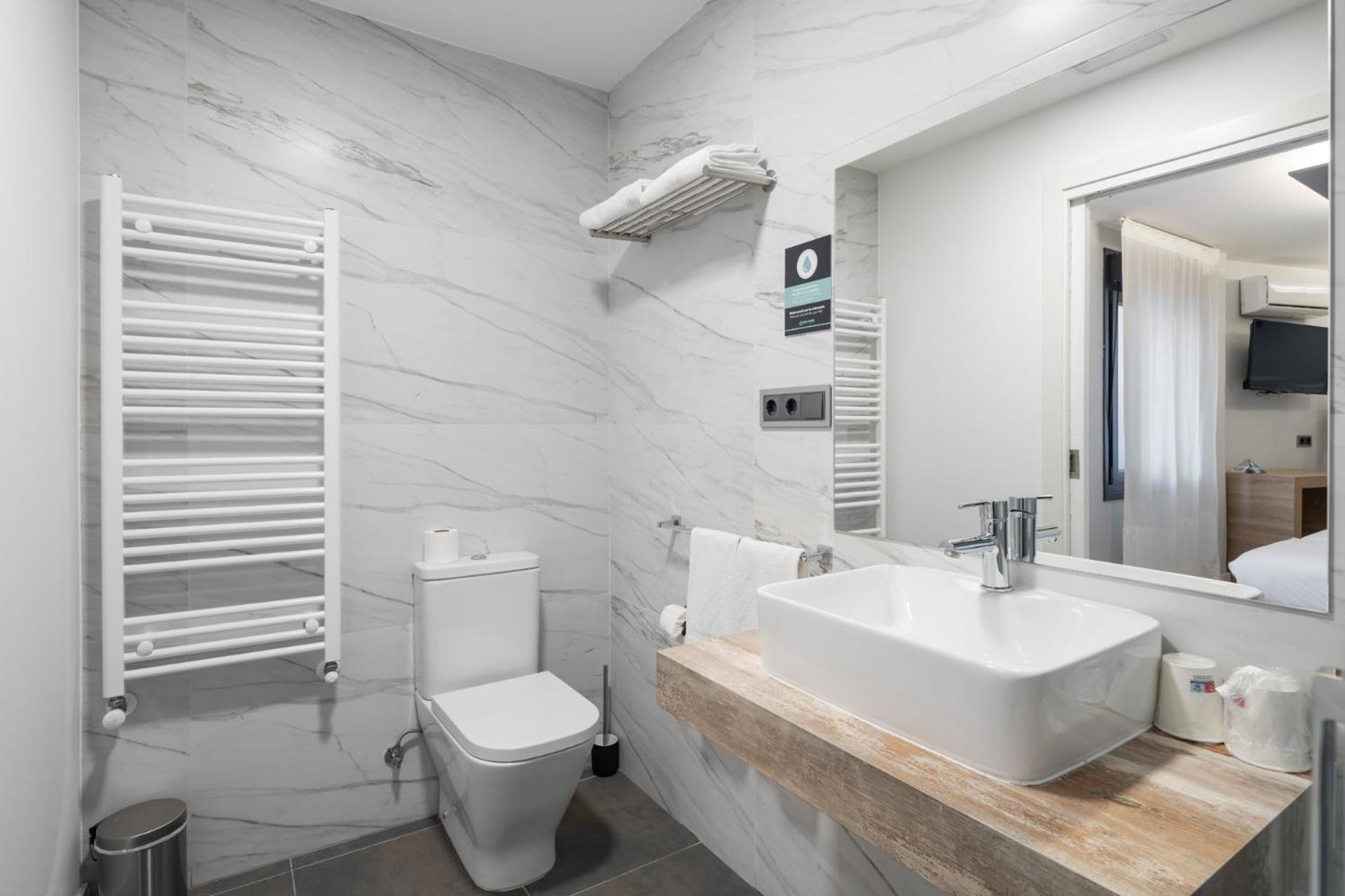 Albergue Alda Pilgrim Ponferrada Ngoại thất bức ảnh